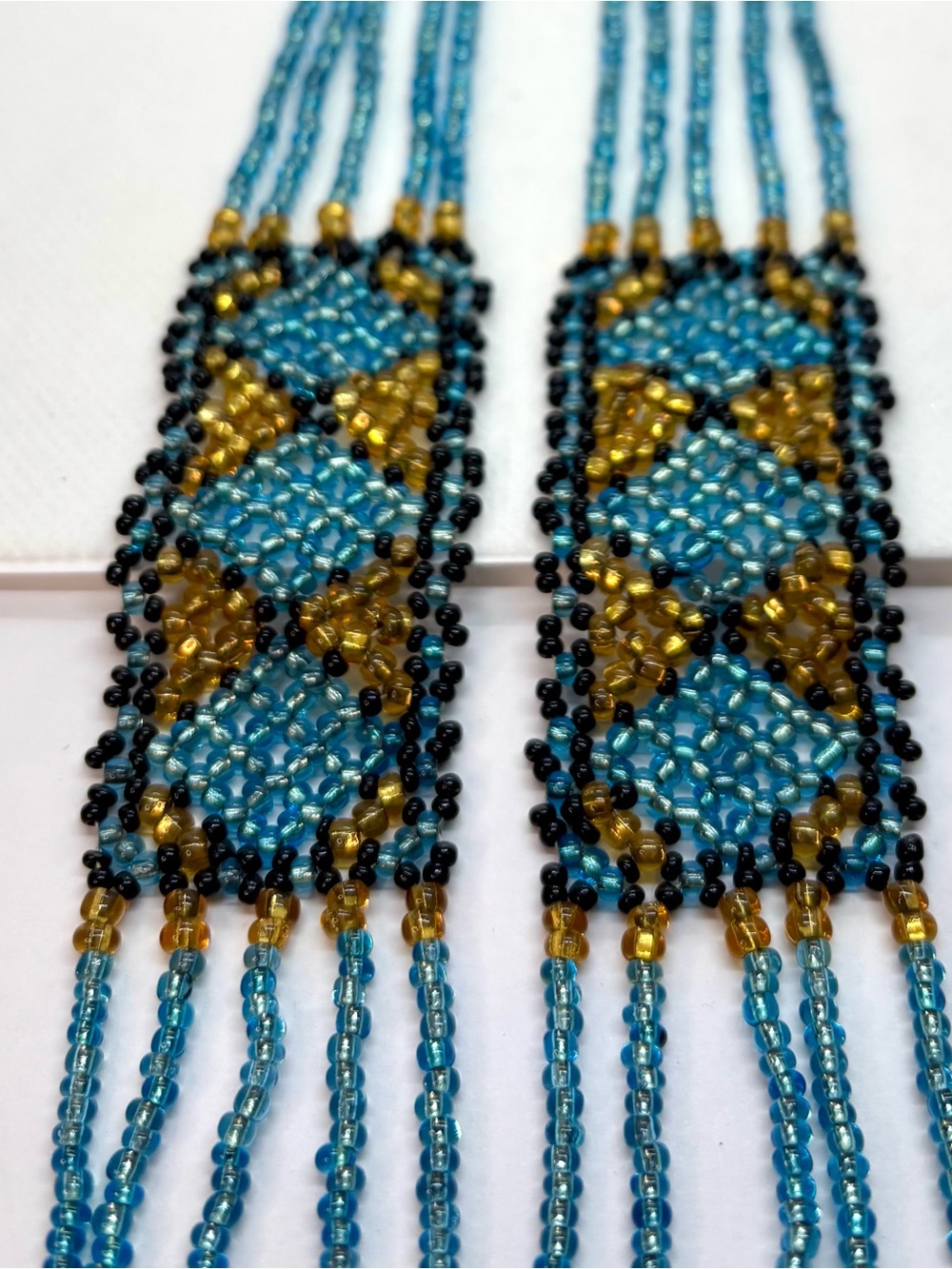 NATIVE AMERICAN GLASS BEAD NECKLACE(HAND BEADED) - Picture 3 of 4